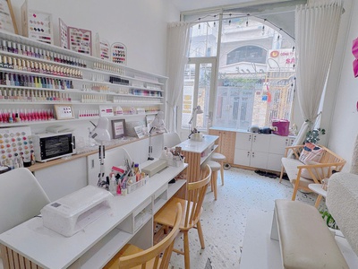 Giá tốt - chính chủ cần sang nhanh tiệm nail   mi tại 123 duy tân, q. phú nhuận, tp hcm 0