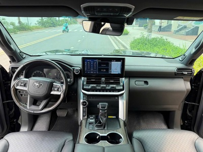 Land Cruiser LC300 sản xuất 2023 cực chât, sang trọng và giữ giá. 0