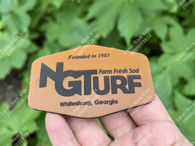 Cắt - khắc da/ simili theo yêu cầu 1