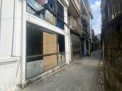 Gia thượng   69m  đất đẹp   ô tô vào tận đất   long biên 0