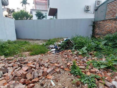 Chủ cần bán gấp 84m2, mt8m, 3.7 tỷ, xóm thượng, đông anh, gần ô tô, lối đi riêng. 1