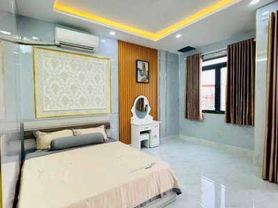 Bán nhà 1 trệt 2 lầu   4 phòng ngủ   nhà bè 3