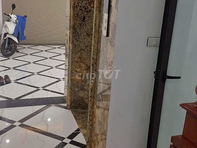 Cần cho thuê nhà nguyên căn 5 tầng có thang máy ngõ ô tô vào nhà ngọc hồi, thanh trì 1