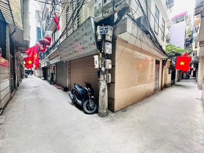 Bán nhà bạch đằng 33.5m2. 5 tầng. mặt tiền 4.8m giá 12.5 tỷ hai bà trưng hà nội 1