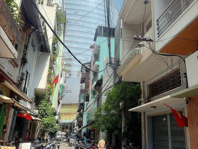 Chính chủ cần bán nhà 3 mặt tiền xe hơi thông đường hàm nghi   hải triều   nguyễn huệ - view tòa 0