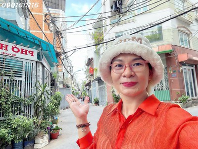 Chính chủ bán nhà hxh đường tôn thất thuyết, quận 4 - ngang lớn hiếm 10m   27m - liên hệ giang 0