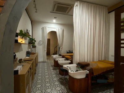 Hiếm, bán nhà mặt phố phan kế bính, kinh doanh, 40m 7 tầng thang máy 2