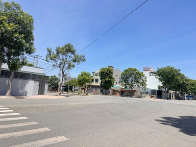 Đất lô góc 2 mặt tiền kdc châu thới   bình an, dĩ an  150m   ngang 7.5m  6.4 tỷ 1