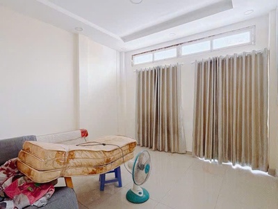 Cần bán nhanh nhà- đ.đoàn văn bơ- giảm chào hơn 800t- kế bên chợ 200 đ.xóm chiếu- tôn đản- nguyễn 3