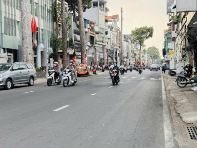 Bán nhà mặt tiền trần phú, gần lê hồng phong, 4x22m, 4 tầng, 12 pn, sổ a4, chỉ 17,9 tỷ. 0