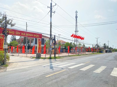 Đất vị trí đẹp chính chủ cần bán lô góc 2 mặt tiền 483m2 full thổ, xã bình đức, h. bến lức, long 0