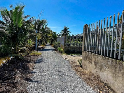 Đất vị trí đẹp chính chủ cần bán lô góc 2 mặt tiền 483m2 full thổ, xã bình đức, h. bến lức, long 2