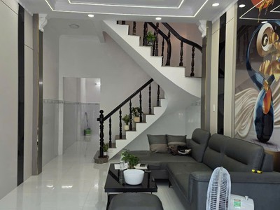 Nhà chính chủ sổ hồng riêng hẻm 5m xe hơi phường hiệp thành quận 12, hcm 1