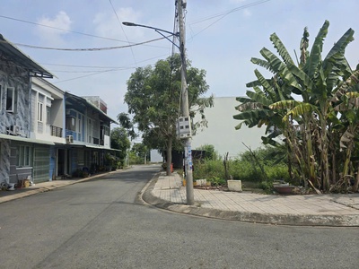 Chính chủ cần bán lô đất 2 mặt tiền đường có vị trí đẹp tại xã đức lập hạ - huyện đức hòa - long an. 0