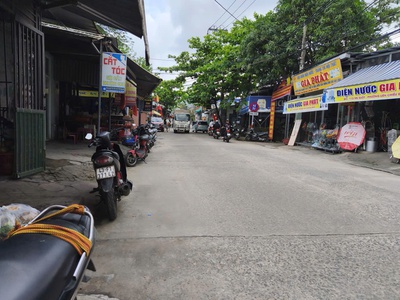 Mặt tiền mẹ suốt, gần chợ, kinh doanh cực ngon, 84m2, 1.15 tỷ 1