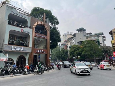 Phố Thợ Nhuộm 435M2 Mặt Tiền 17M 375 Tỷ vị trí cực đẹp Pháp Lý chuẩn 1 Chủ Sở Hữu 0