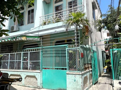 Nhà góc 2 tầng  7.7x13m  gần đường dương bá trạc p1q8. giá 6.2 tỷ 0