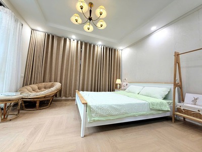 Cực hiếm bán nhà lò đúc dưới 10 tỉ mà ô tô vào nhà, 30m2, 4 tầng, mặt tiền rộng 5.7m 0