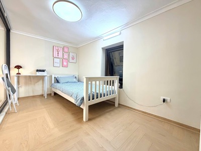 Cực hiếm bán nhà lò đúc dưới 10 tỉ mà ô tô vào nhà, 30m2, 4 tầng, mặt tiền rộng 5.7m 1