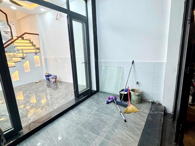 Nhà mới 2lầu/st hẻm 154 âu dương lân p3q8  p.chánh hưng 4
