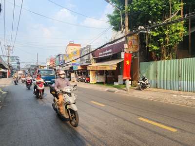 Cho thuê nhà mặt tiền thoại ngọc hầu q.tân phú 640m , ngang lớn 20m - gần ngã tư, chung cư 2