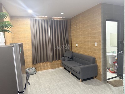 Cho thuê chdv cao cấp 2pn, 1 phòng khách riêng biệt - không thu phí quản lý. 4