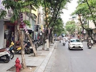 Chính chủ cho thuê nhà mặt phố đội cấn vị trí đẹp, mặt tiền rộng- 5 tầng -10 phòng 0