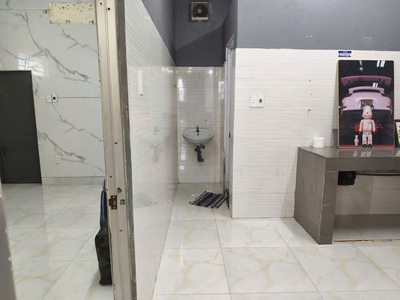 Cho thuê kiệt ô tô cạnh mt nguyễn hữu thọ, ngay trường lý công uẩn, 60m2, 7tr/th 4