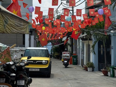 Trung tâm quận 7, nhà 4 tầng, hẻm nhựa 8m cách huỳnh tấn phát 100m, liền kề phú mỹ hưng 4