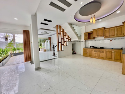 Nhà 4 tầng góc 2 mặt tiền 6,8x14m trung tâm nhà bè 0