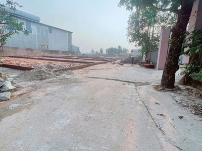 Cần bán lô đất vị trí cực tiêm năng , sát đường tỉnh lộ 418 ,dt - 87,8 m fun thổ cư giá nhỉnh 2 2