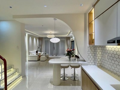 Bán nhà lô góc 2 mặt hẻm lạc long quân 0