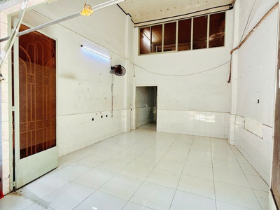 Nhà 2 tầng nở hậu hẻm 4m âu dương lân p. chánh hưng  p3q8 cũ . giá 6,6 tỷ tl  nhà 2 tầng nở hậu 1