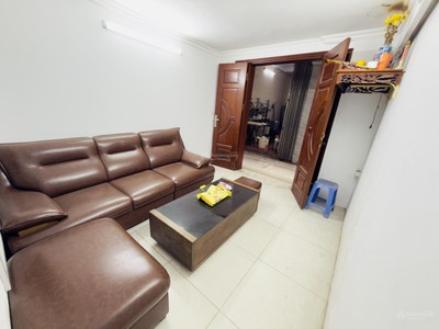 Bán nhà tập thể ngô thì nhậm hbt cũ 82m2 2 ngủ 1wc chỉ nhỉnh 4,5x tỷ ô tô 0