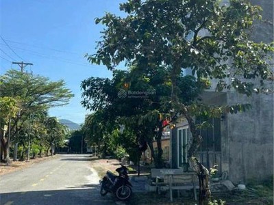 Chính chủ cần bán lô đất mặt iền siêu đẹp trục đường phạm văn đồng, dt 123,2m2, giá đầu tư 2