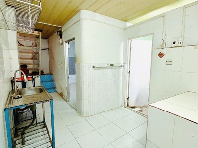 Nhà 2 tầng nở hậu hẻm 4m âu dương lân p. chánh hưng  p3q8 cũ . giá 6,6 tỷ tl  nhà 2 tầng nở hậu 2