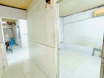 Nhà 2 tầng nở hậu hẻm 4m âu dương lân p. chánh hưng  p3q8 cũ . giá 6,6 tỷ tl  nhà 2 tầng nở hậu 3