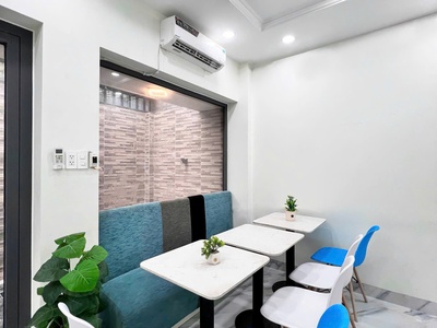 Cần 2 Nam ở ghép - phòng Ban công - đầy đủ nội thất Trong khu đô thị Vạn Phúc.Chỉ hơn 1tr/tháng 1