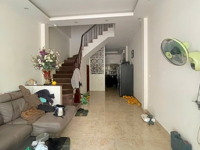 Bán nhà tú mỡ, cầu giấy 63m2 5 tầng, oto tránh, vỉa hè, ở, kinh doanh, văn phòng, 29.x tỷ 2