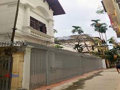 Bán biệt thự ngõ lạc long quân tây hồ 165m2, mặt tiền 14m lh 0935628686 0