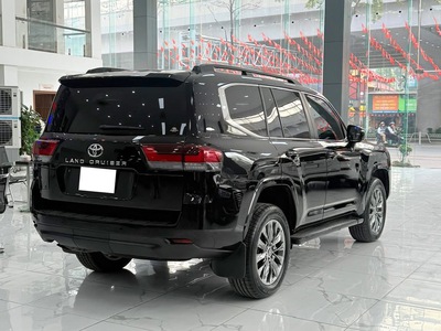 Bán Toyota Land Cruiser LC300 sản xuất 2023, 1 chủ Hà Nội 3
