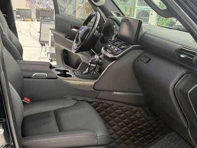 Bán Toyota Land Cruiser LC300 sản xuất 2023, 1 chủ Hà Nội 9