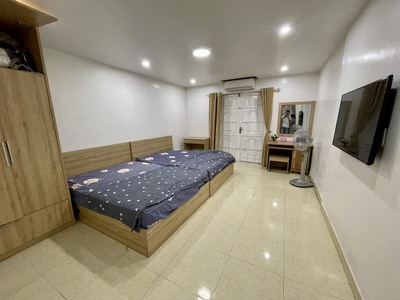 Cho thuê nhà mặt phố Văn Cao, DT: 83m2, 4 ngủ khép kín. 1