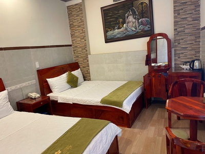 Bán khách sạn 4 tầng đường nguyễn trường tộ - tân thiện - lagi giá ngộp 3