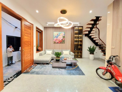 Nhà mới phố Bạch Mai DT 48m2x6T thang máy - full nội thất- cách phố 15m ở luôn 0