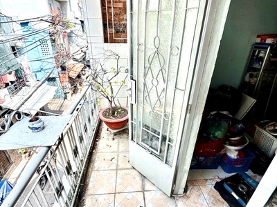 Bán nhanh nhà- 28m2- chỉ 4 đồng nhỉnh- 10m ra mt đoàn văn bơ- xe hơi đến đón- kinh doanh mua bán 4