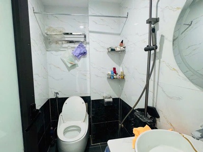 Nhỉnh 13t , 5 tầng thang máy,cách 1 nhà ra mặt phố ngọc lâm , cực hiếm nhà bán,dân xây btct chắc 3