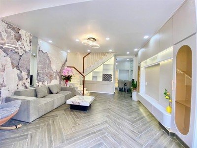 Nhà vừa ở vừa kinh doanh, hơn 5 tỷ, cạnh phú mỹ hưng, 2 tầng 0