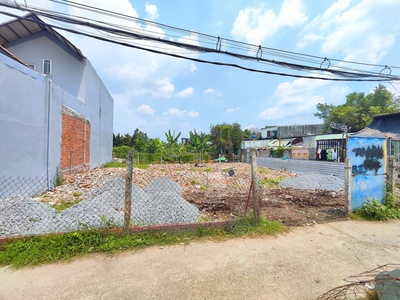 Cần bán 107m2 đất thổ cư lô góc hẻm xe ba gác 2