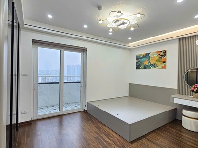 Bán nhà mặt ngõ hoàng quốc việt phù hợp làm văn phòng 2